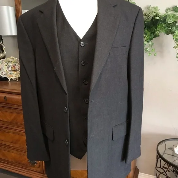 3Piece Wool Suit - Picture 1 of 8